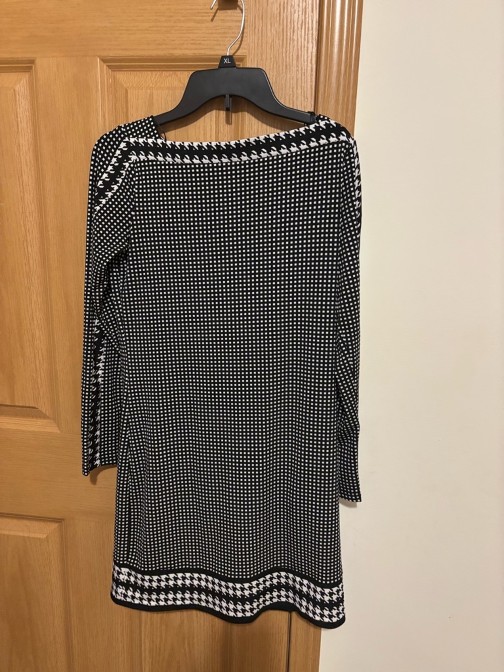 Michael Kors Black and White Houndstooth Border Long Sleeve Dress